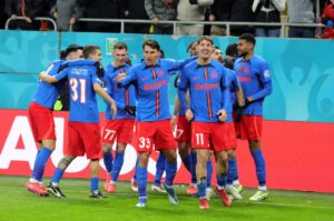 Atenție, FCSB! 8 jucători, la un pas de suspendare