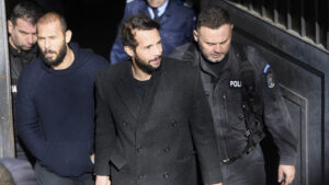 Fraţii Tate au ajuns în Florida. Aeronava a aterizat joi seară la Fort Lauderdale