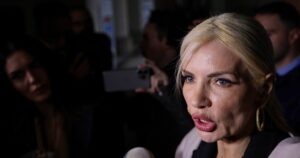 Cu mult înainte să-și cumpere poșete scumpe cu cardul Nordis, un personaj din fotbal cu probleme penale a plătit-o pe avocata Laura Vicol