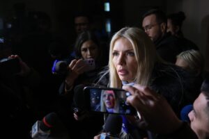Dosarul Nordis: Laura Vicol și Vladimir Ciorbă au plecat acasă  / Instanța a rămas în pronunțare / Care sunt acuzațiile și ce au găsit procurorii la percheziții