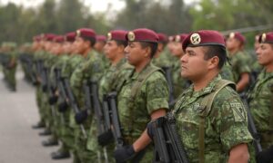 Violențe la granița dintre SUA și Mexic după arestarea șefului unui cartel de traficanți de droguri. Un aeroport a fost închis din cauza împușcăturilor