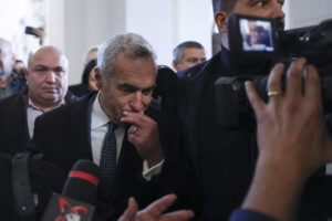 Halucinant: Călin Georgescu se laudă că l-a refuzat pe Donald Trump: ”Să nu mai stăm în genunchi”. Nici nu a fost invitat