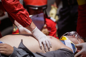 Moartea domnului Lăzărescu: Un bărbat care a făcut stop cardiac de 4 ori în 3 ore a murit plimbat între spitale pentru că nu a avut cine să-i monteze un stent într-un spital județean