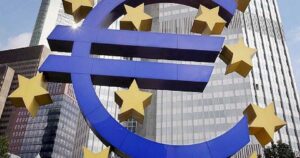 Avertisment al băncii centrale a UE. Europa ar putea avea de pierdut de pe urma războiului comercial dintre SUA şi China