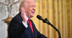 Peste 50 de țări cer negocieri cu SUA pe tema noilor taxe vamale, susține Casa Albă. UE se pregătește să riposteze