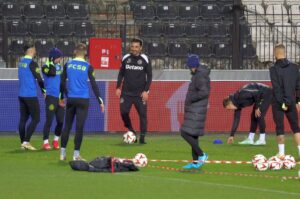 5 detalii de la antrenamentul FCSB » Elias Charalambous iritat, Miculescu apt pentru PAOK, s-a integrat Jordan Gele?