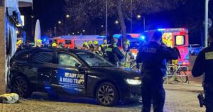 „Victime în masă” după ce o mașină a intrat în plin într-un grup de pietoni în Germania. Un polițist, printre răniți