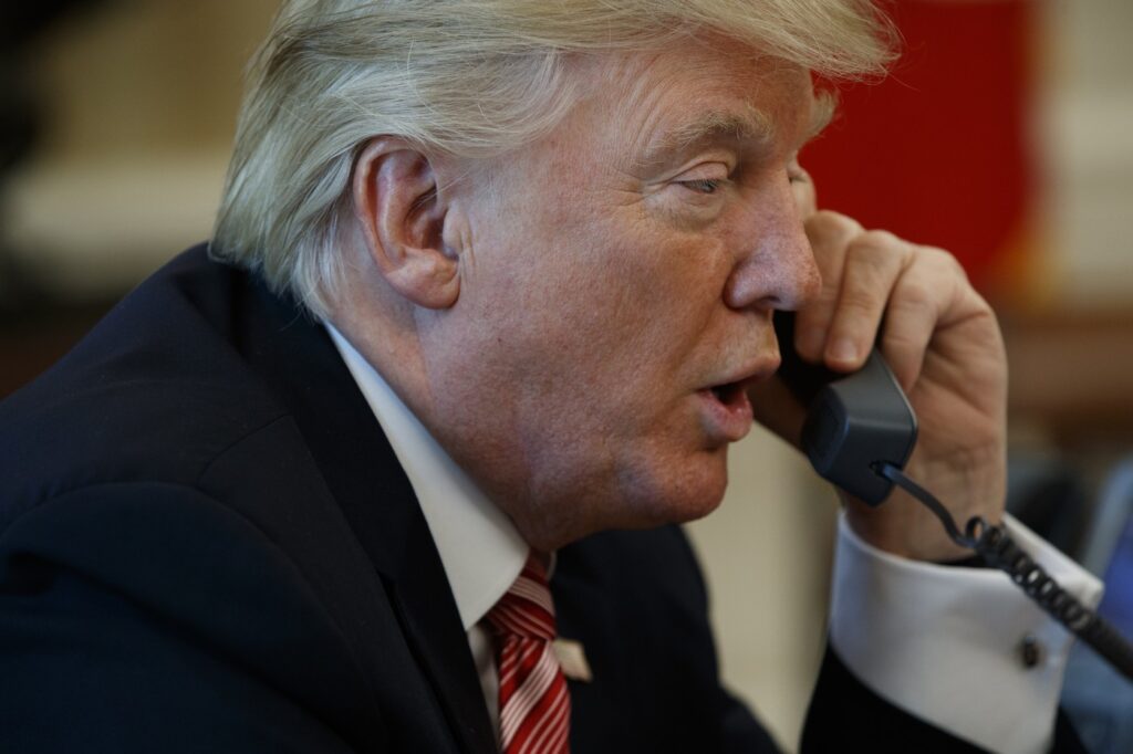 Trump, „optimist” în privința unui acord comercial cu China, în ciuda războiului tarifar