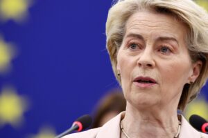 UE a suspendat și ea taxele vamale anunțate ca ripostă la tarifele lui Trump