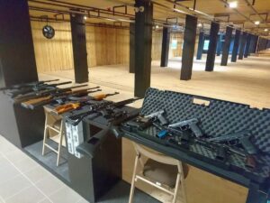 Poliţia din Spania a descoperit un poligon de tragere ilegal construit în subteran