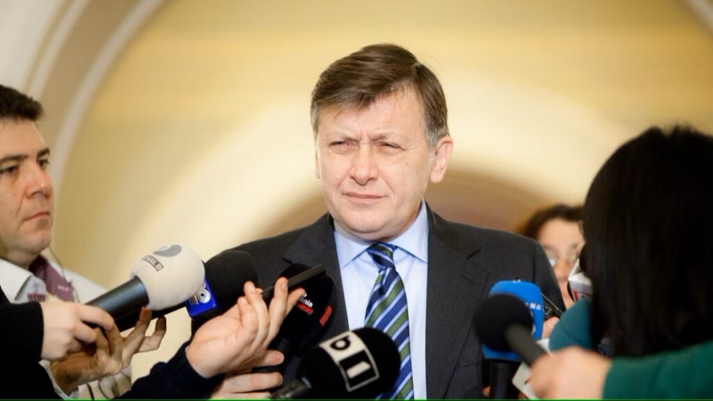 Reacție din CNSAS după atacul la Crin Antonescu: ‘Scandalos. Josnic. Cineva din Colegiul CNSAS, interesat politic, a manipulat cu bună intenție presa’