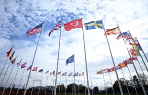 Reuniunea NATO, marcată de incertitudinea legată de perspectivele unei păci în Ucraina. Mai multe țări vor ca Rusia să primească un termen limită