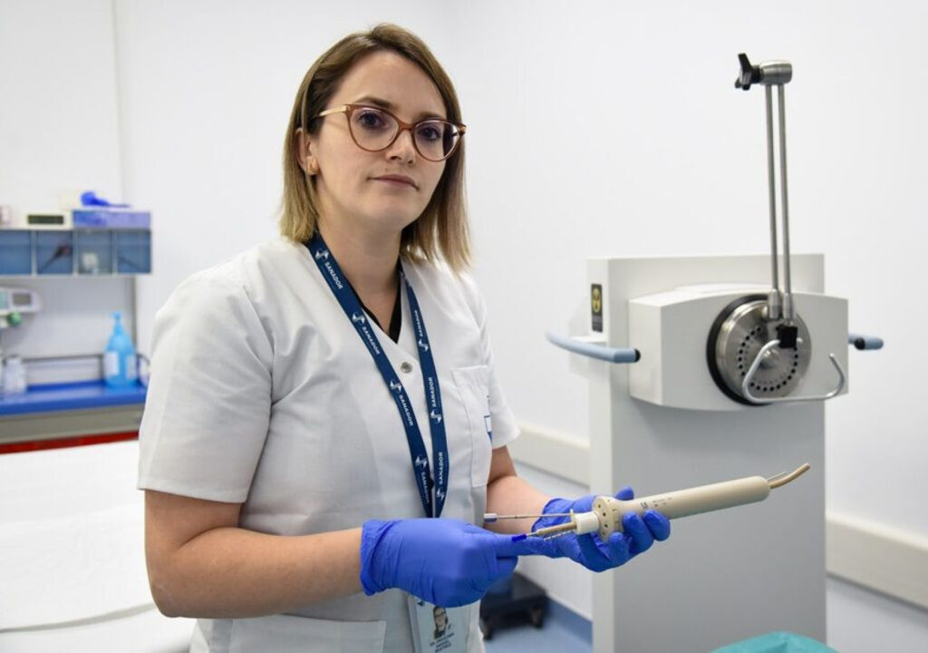 Arma precisă împotriva cancerului. Dr. Beatrice Anghel (SANADOR) explică beneficiile brahiterapiei