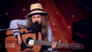 Carol, micul chitarist din București, a făcut spectacol la „Românii au Talent”: „Și-a dat singur Golden Buzz”