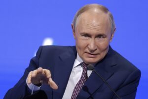 Putin susţine că foşti militari francezi luptă alături de trupele ruse în Ucraina, într-o unitate numită „Normandia-Niemen”