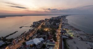 Revolta unui turist care a plătit 50 de lei pe alune, un corn și un suc: „Cum să mai mergi pe litoral la asemenea prețuri?”