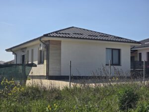 Proprietara casei din pozele lui Lasconi: „Weekendul trecut a fost închiriată de un grup de tineri, au făcut multe poze vineri seara. Camera de supraveghere a fost acoperită”