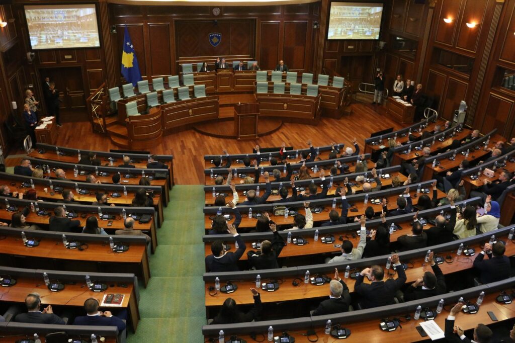 Parlamentul din Kosovo nu și-a ales președintele nici din a zecea încercare. Blocaj politic la Pristina