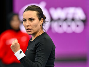 Gabriela Ruse -7, 6-4, 6-2. Românca s-a calificat în turul 2 la WTA Roma! Sorana Cîrstea s-a retras