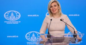 Maria Zaharova îl jignește pe Zelenski într-o conferință de presă: „Un clovn. Un ratat”