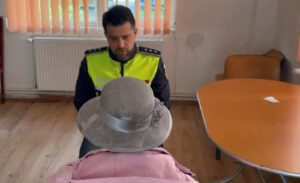 O aplicație i-a furat unei profesoare din Deva 57.000 de lei. Doar a instalat-o pe telefon! Mărturia femeii