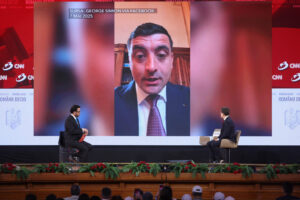 Fugi, George, fugi! Cum să fii un Iohannis al II-lea care se ascunde de frică, nu de scârbă