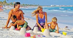 Începe „Litoralul pentru toți”, cu tarife de la 44 lei/noapte. Lista prețurilor pe fiecare stațiune