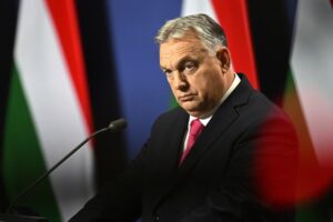 „Nu există nicio garanție că armata ucraineană nu se va întoarce împotriva noastră”, afirmă Viktor Orban