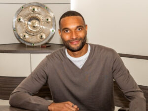 După ce le-a refuzat pe Barcelona și pe Real Madrid, Jonathan Tah a semnat