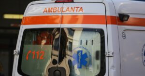 Adolescentul de 17 ani care a căzut de pe o stâncă a murit la spital
