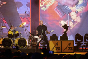 ANPC verifică dacă biletele la concertul Metallica s-au vândut legal / Cât au costat biletele