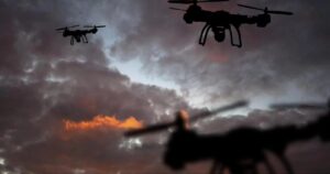 Ucraina lansează în luptă „dronele-mamă” cu inteligență artificială. O nouă eră a războiului automatizat