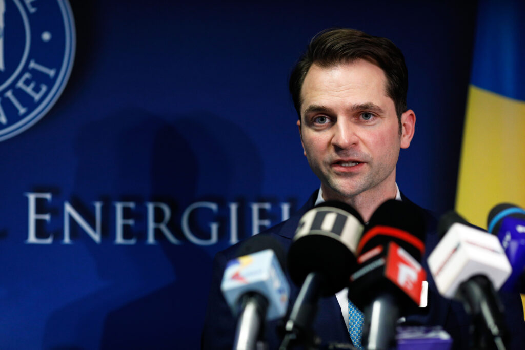 FOTO Ministrul Energiei anunță o plângere penală, acuzând că a fost amenințat de șeful Consiliului de Administrație al unei companii de stat. „Băi bulangiule, te-ai apținut de la vot”