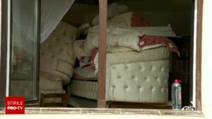 Autoritățile vor începe evaluarea pagubelor după inundațiile devastatoare. Oamenii au aruncat aproape totul pe geam