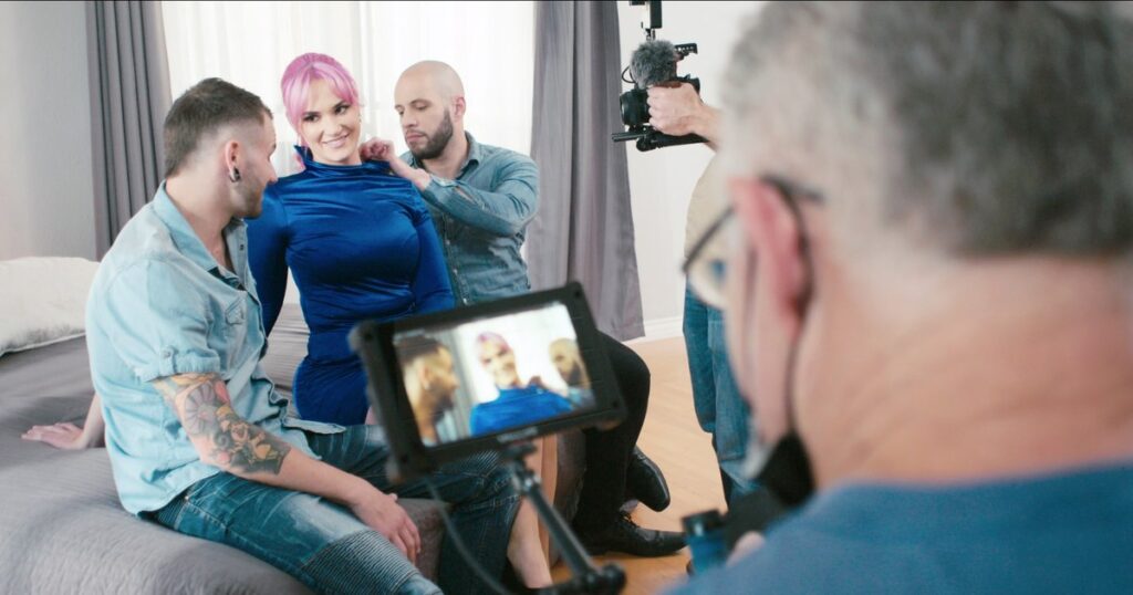 Cele mai mari site-uri din industria filmelor pentru adulți suspendă accesul utilizatorilor din Franța