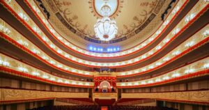 Vedetele muzicii clasice rusești revin pe scenele din Europa. Reacția Ucrainei și a UE