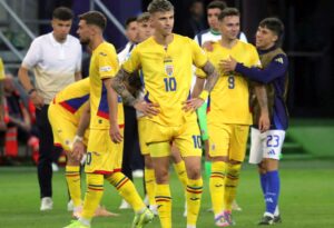 Lor nu le pasă de EURO? 6 detalii surprinse de GSP la Italia U21 -l felicite pe Louis Munteanu după meci