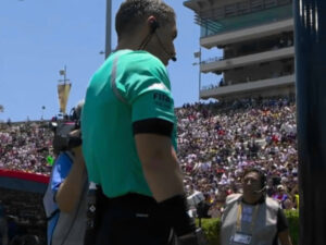 Moment fără precedent pentru Istvan Kovacs: ”Mă auziți? Golul e anulat”. A urmat un cor de fluierături pentru român