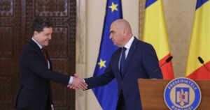 Guvernul Bolojan: 16 ministere și 3 vicepremieri. Ce spun analiștii despre justificarea unui Guvern „extins”