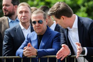 Acuzat de Trump că folosește „nonșalant cuvântul cu N”, Medvedev spune ce va face Rusia în legătură cu furnizarea de arme nucleare Iranului