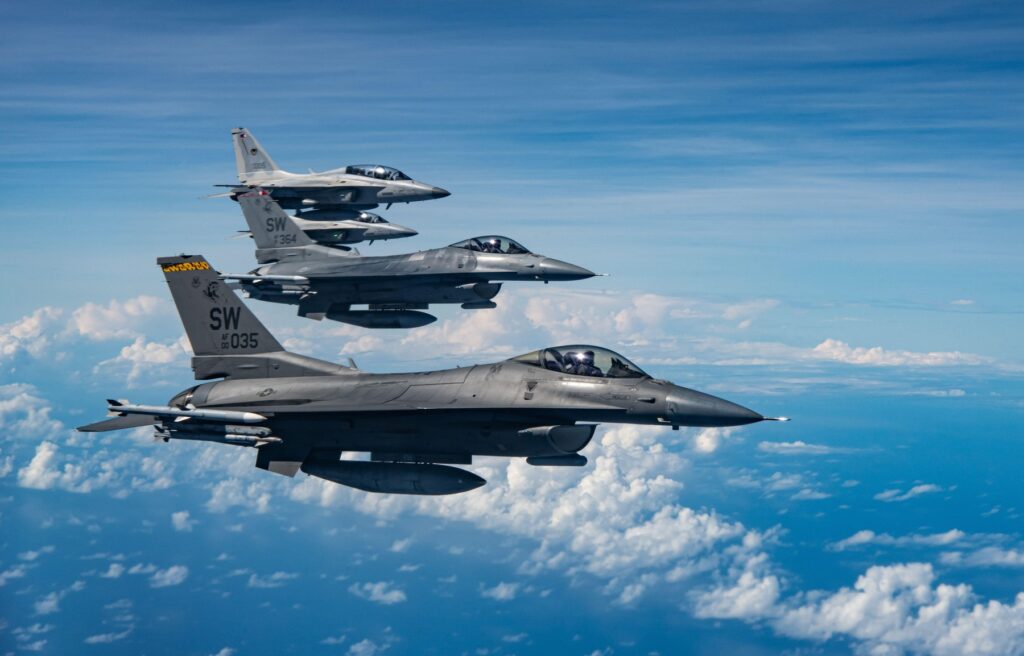 FOTO Ce au făcut americanii cu cele 40 de avioane de la baza militară din Qatar atacată de rachetele Iranului