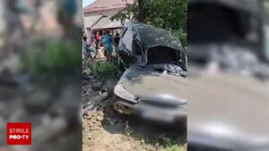 Carambol pe DN25 în Galați, provocat de o depășire riscantă. Patru mașini au fost spulberate