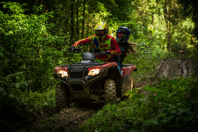 De ce este ATV-ul printre cele mai periculoase vehicule. Riscurile la care te expui când te urci pe „monstruleț“ / video