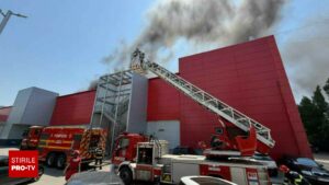 Incendiu la cel mai mare mall din România. Desfășurare impresionantă de forțe | VIDEO