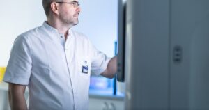 Premieră în România. MedLife aduce cea mai avansată tehnologie de secvențiere și pregătește un program amplu de testare genetică