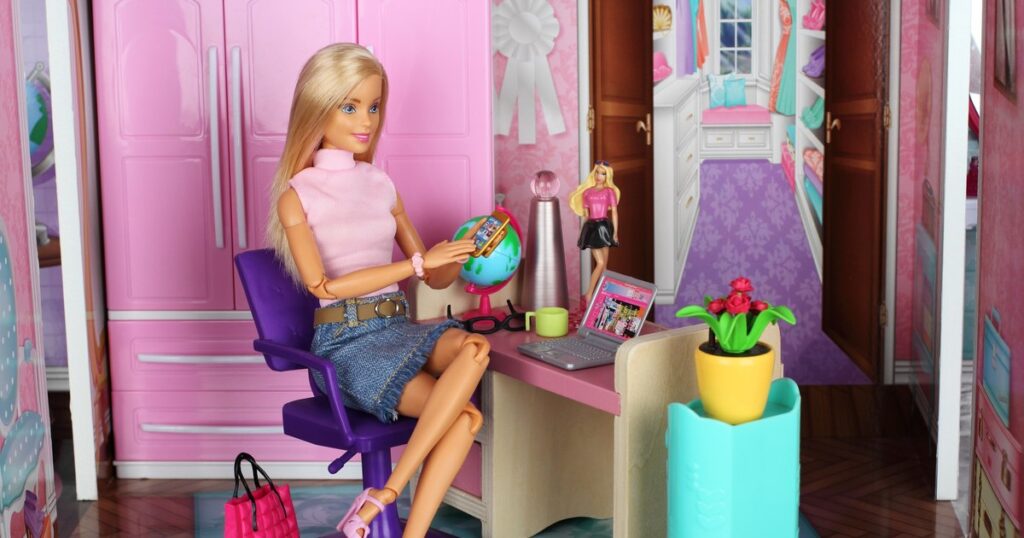 Controversa Barbie cu inteligență artificială. Un psiholog explică momentul în care apare pericolul