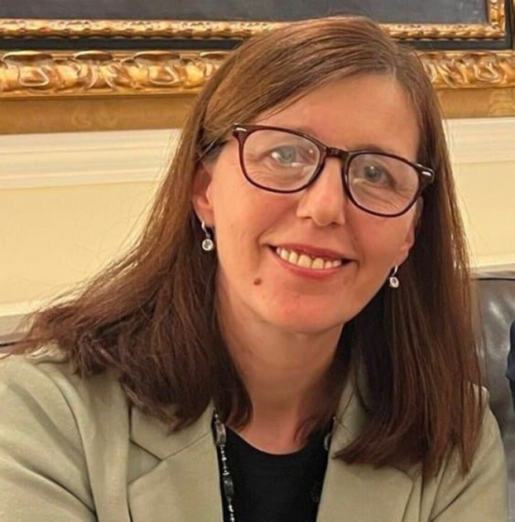 Violeta Popescu, fondatoarea Centrului Cultural Italo-Român din Milano, la Născuți în diaspora