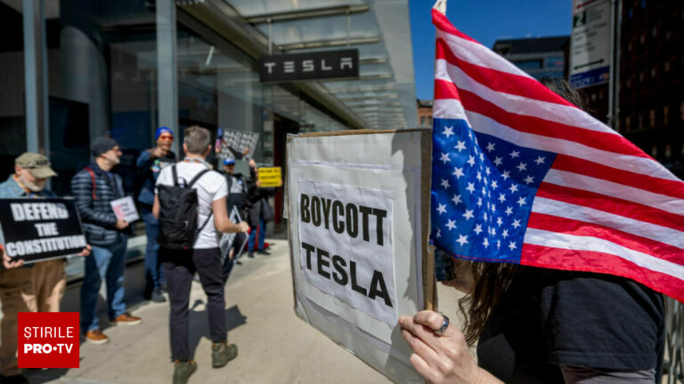 Triplă lovitură pentru Tesla. Cota de piață a companiei lui Elon Musk a scăzut pentru a șasea lună consecutiv
