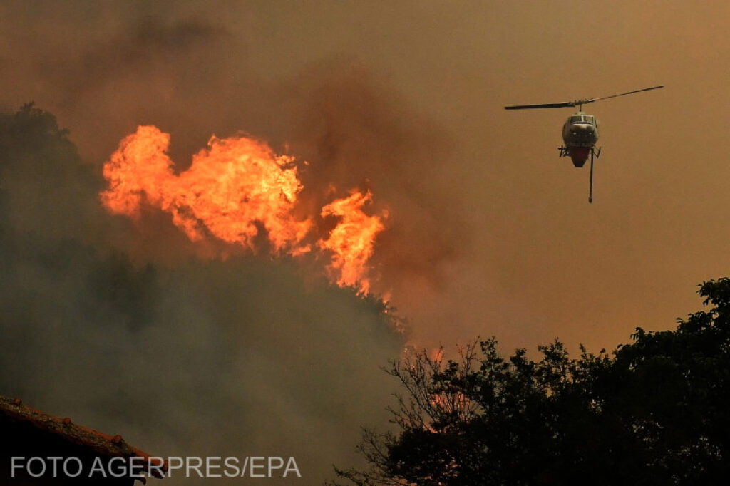Incendiile de vegetație cuprind Balcanii. Mii de persoane evacuate și locuințe distruse de flăcări