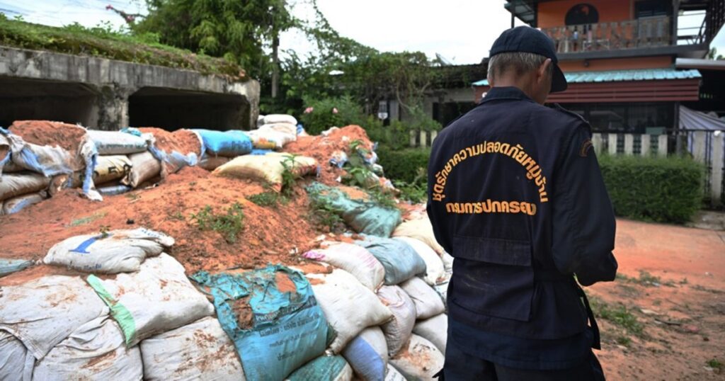 Conflictul reaprins între Thailanda și Cambodgia pune față în față doi adversari inegali. Cât de puternice sunt armatele lor